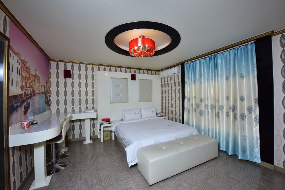 Gwangju Queen Hotel Gwangju Metropolitan City Bagian luar foto