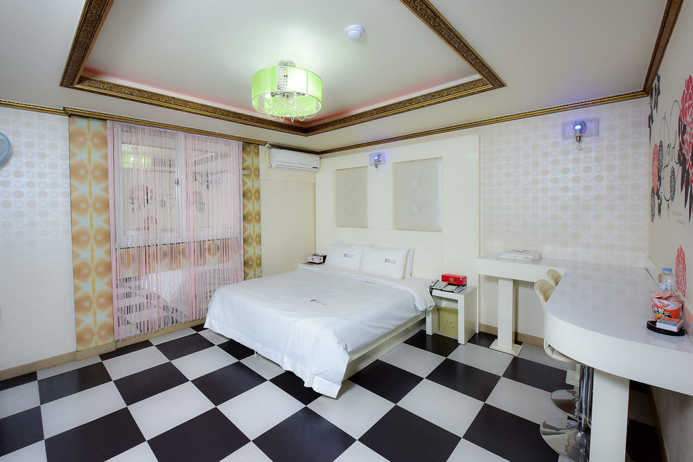 Gwangju Queen Hotel Gwangju Metropolitan City Bagian luar foto