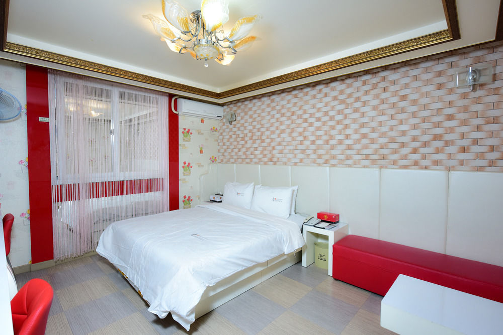 Gwangju Queen Hotel Gwangju Metropolitan City Bagian luar foto