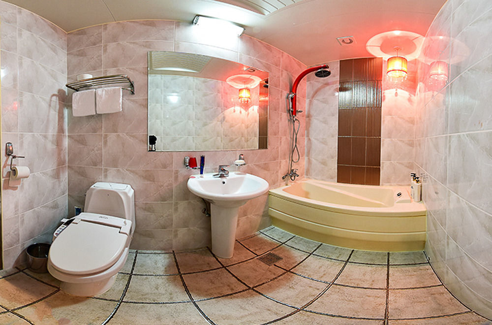 Gwangju Queen Hotel Gwangju Metropolitan City Bagian luar foto