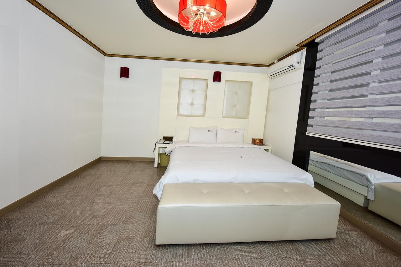 Gwangju Queen Hotel Gwangju Metropolitan City Bagian luar foto
