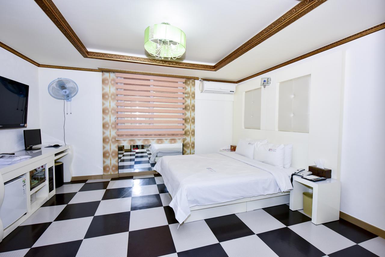 Gwangju Queen Hotel Gwangju Metropolitan City Bagian luar foto