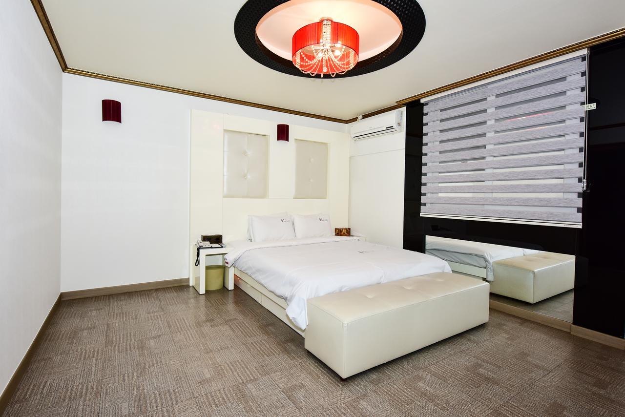 Gwangju Queen Hotel Gwangju Metropolitan City Bagian luar foto