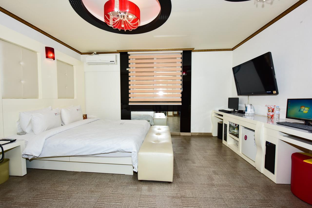Gwangju Queen Hotel Gwangju Metropolitan City Bagian luar foto
