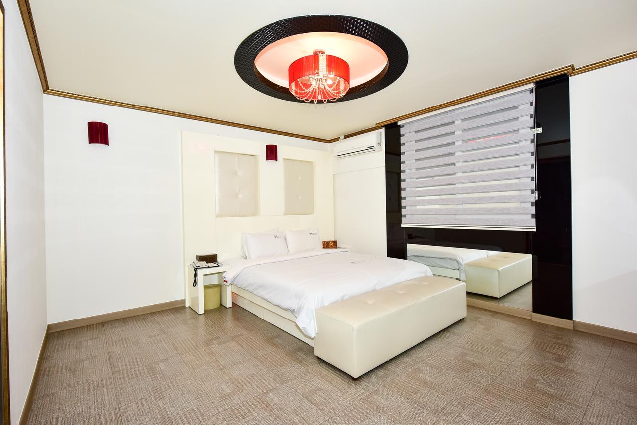 Gwangju Queen Hotel Gwangju Metropolitan City Bagian luar foto