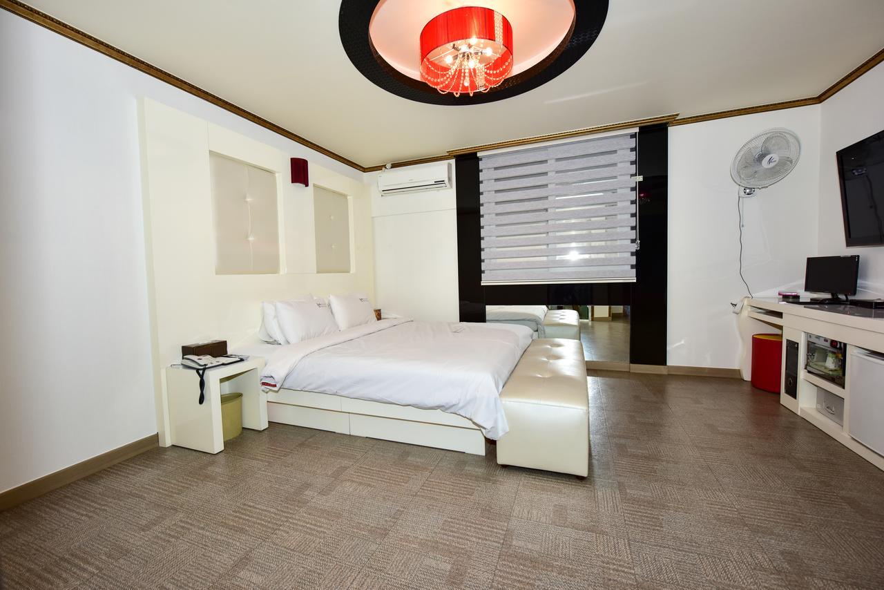 Gwangju Queen Hotel Gwangju Metropolitan City Bagian luar foto