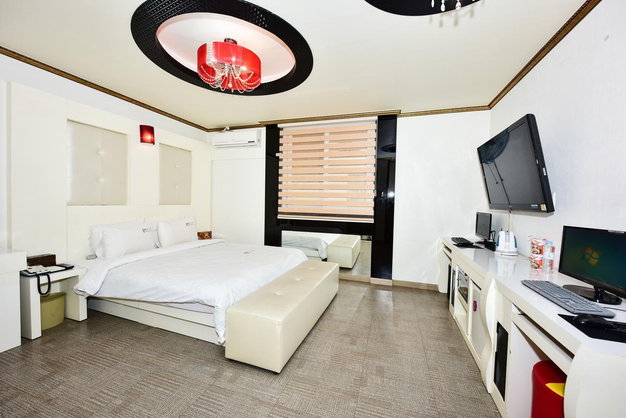 Gwangju Queen Hotel Gwangju Metropolitan City Bagian luar foto