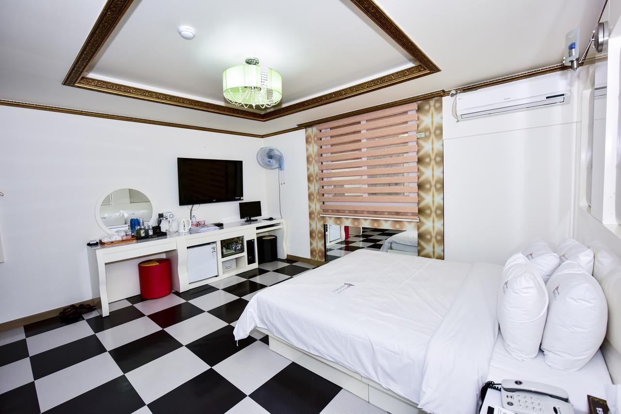 Gwangju Queen Hotel Gwangju Metropolitan City Bagian luar foto