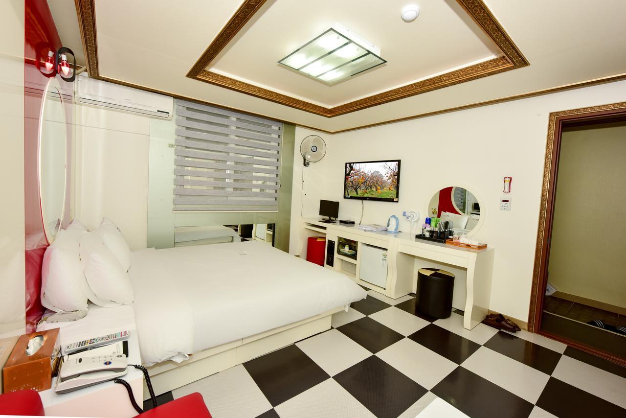 Gwangju Queen Hotel Gwangju Metropolitan City Bagian luar foto