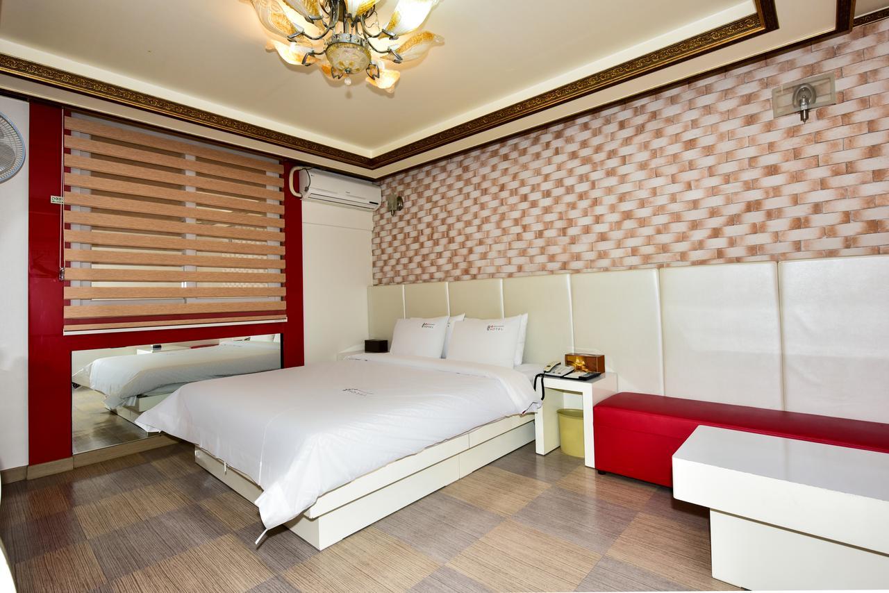 Gwangju Queen Hotel Gwangju Metropolitan City Bagian luar foto