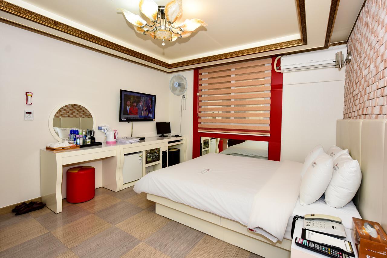 Gwangju Queen Hotel Gwangju Metropolitan City Bagian luar foto